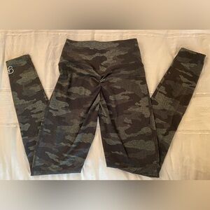Bombshell army green camo leggings